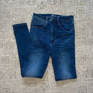 Abercrombie & Fitch Ultra High Rise Jegging Size 2S